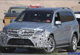 Mercedes-Benz GLS: «предстал в неглиже»